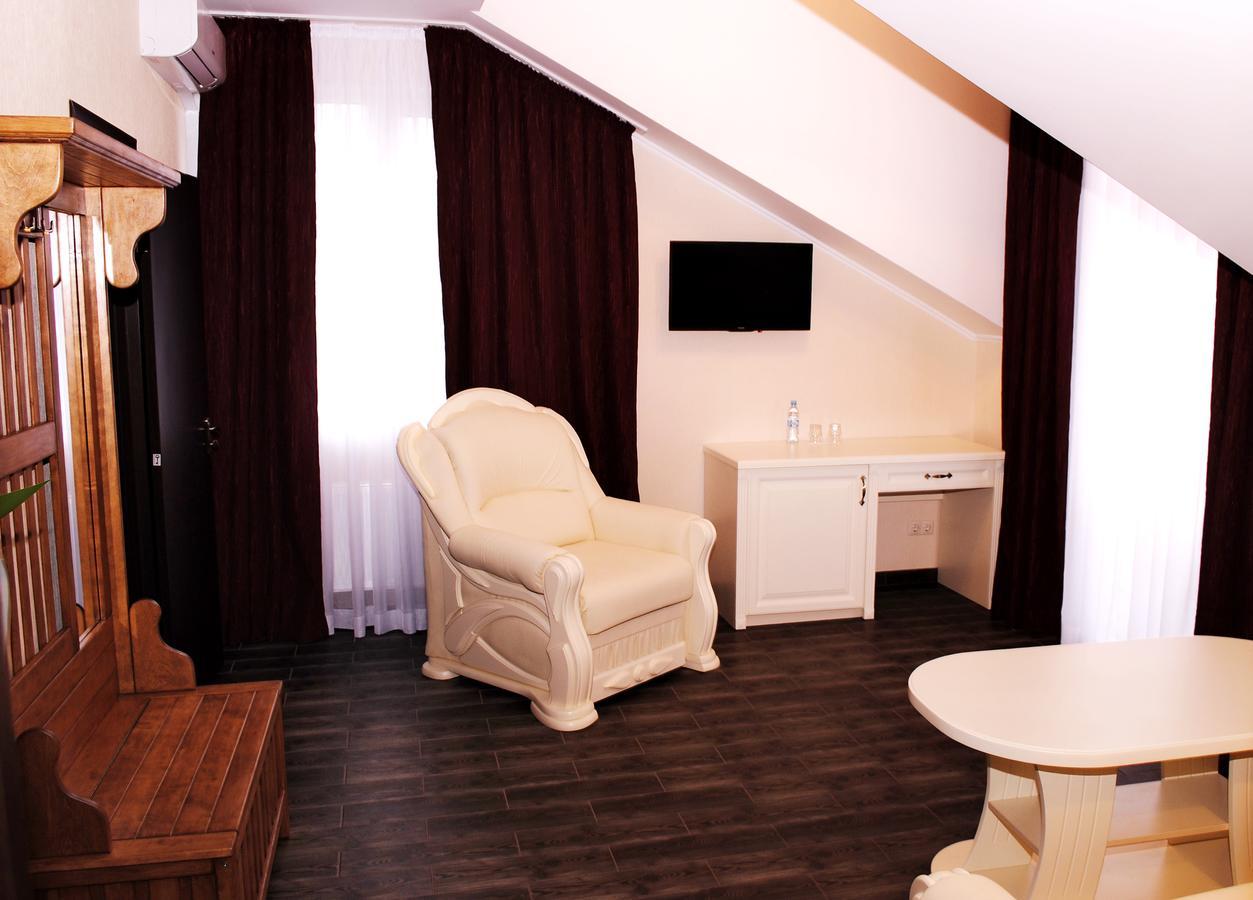 Hotel Restaurant Complex Roman'S Vishenki  المظهر الخارجي الصورة